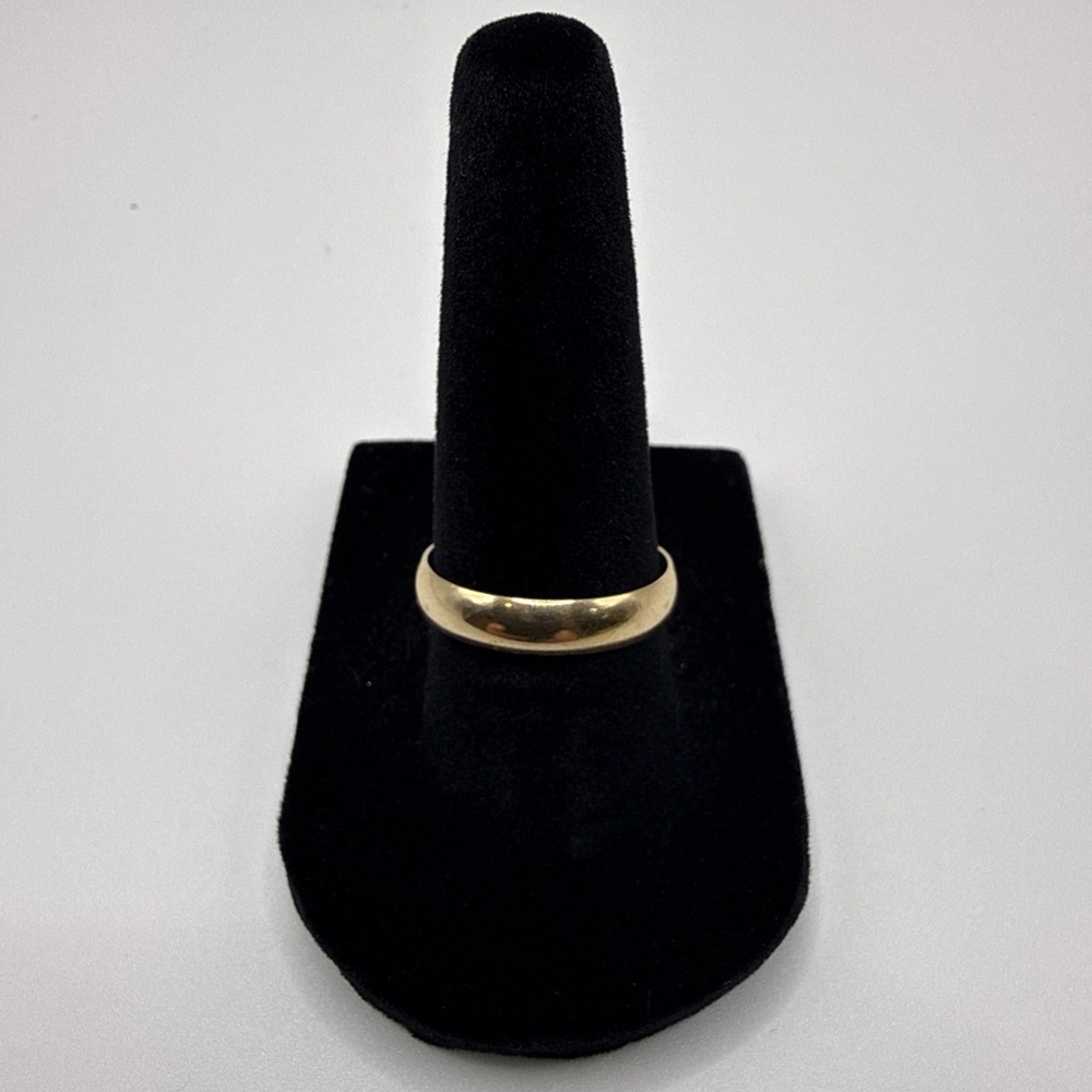 Classic Gold Men’s Wedding Band size 7